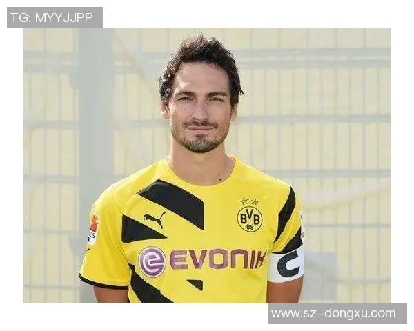 胡梅尔斯：德国足球巨星的职业生涯与场外生活揭秘