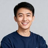某金融科技初创公司联合创始人陈总的头像照片，年轻创业者穿深蓝色卫衣面带自信微笑